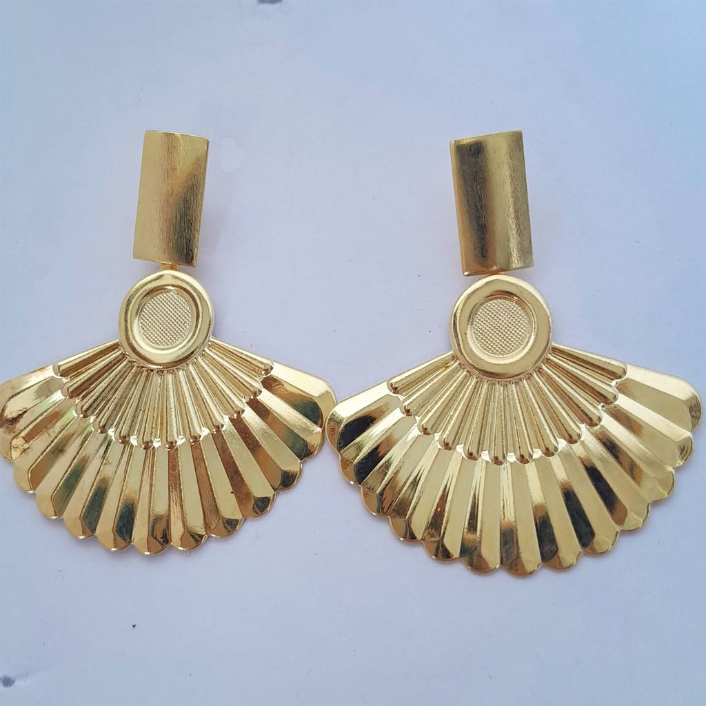 Maxi Brinco Banhado – Destaque Seu Visual com Elegância - Imagem 3