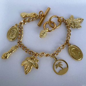 Pulseira Dourada com Pingentes Banhados – Estilo e Sofisticação