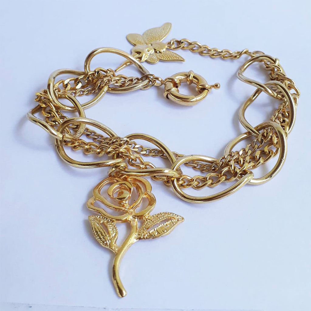Pulseira Correntes Douradas com Pingentes Banhado