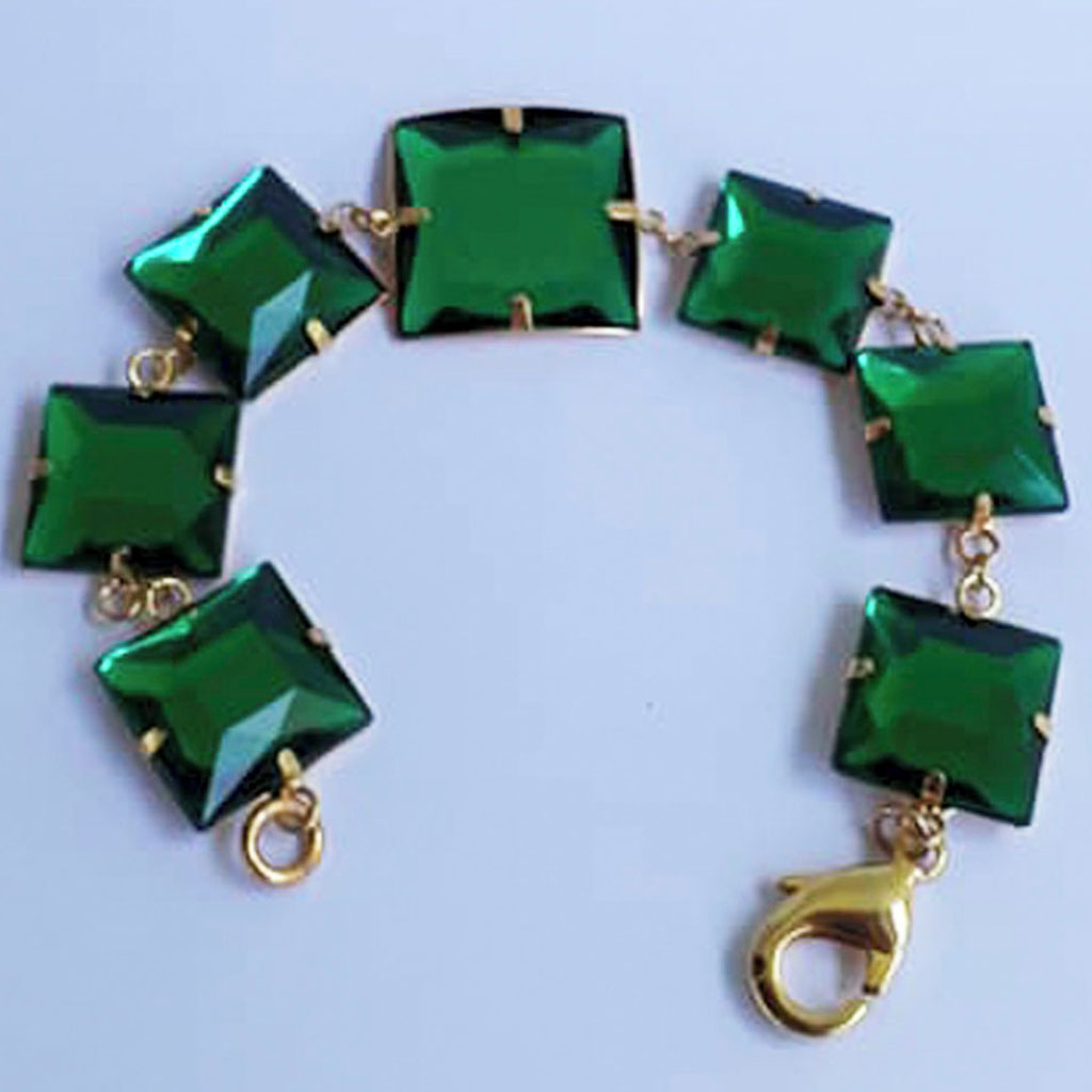 Pulseira Feminina Dourada com Chatons – Estilo e Sofisticação - Imagem 3