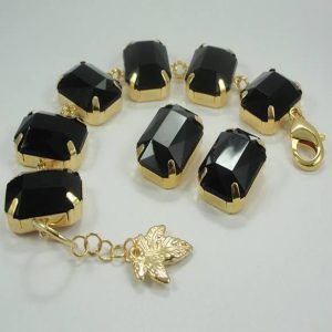 Pulseira e Brinco Dourado  – Estilo e Sofisticação em Cada Detalhe