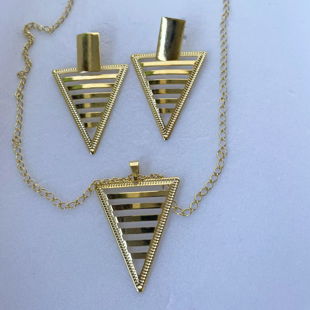 Conjunto gargantilha e brinco triangulo riscado - Imagem 3