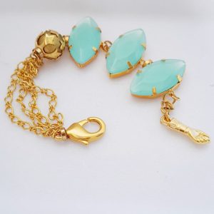 Pulseira Feminina Dourada com Chatons – Estilo e Sofisticação