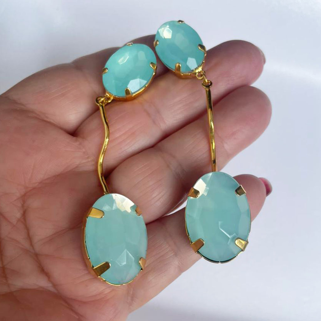 Brinco grande banhado com chatons de resina - Imagem 6