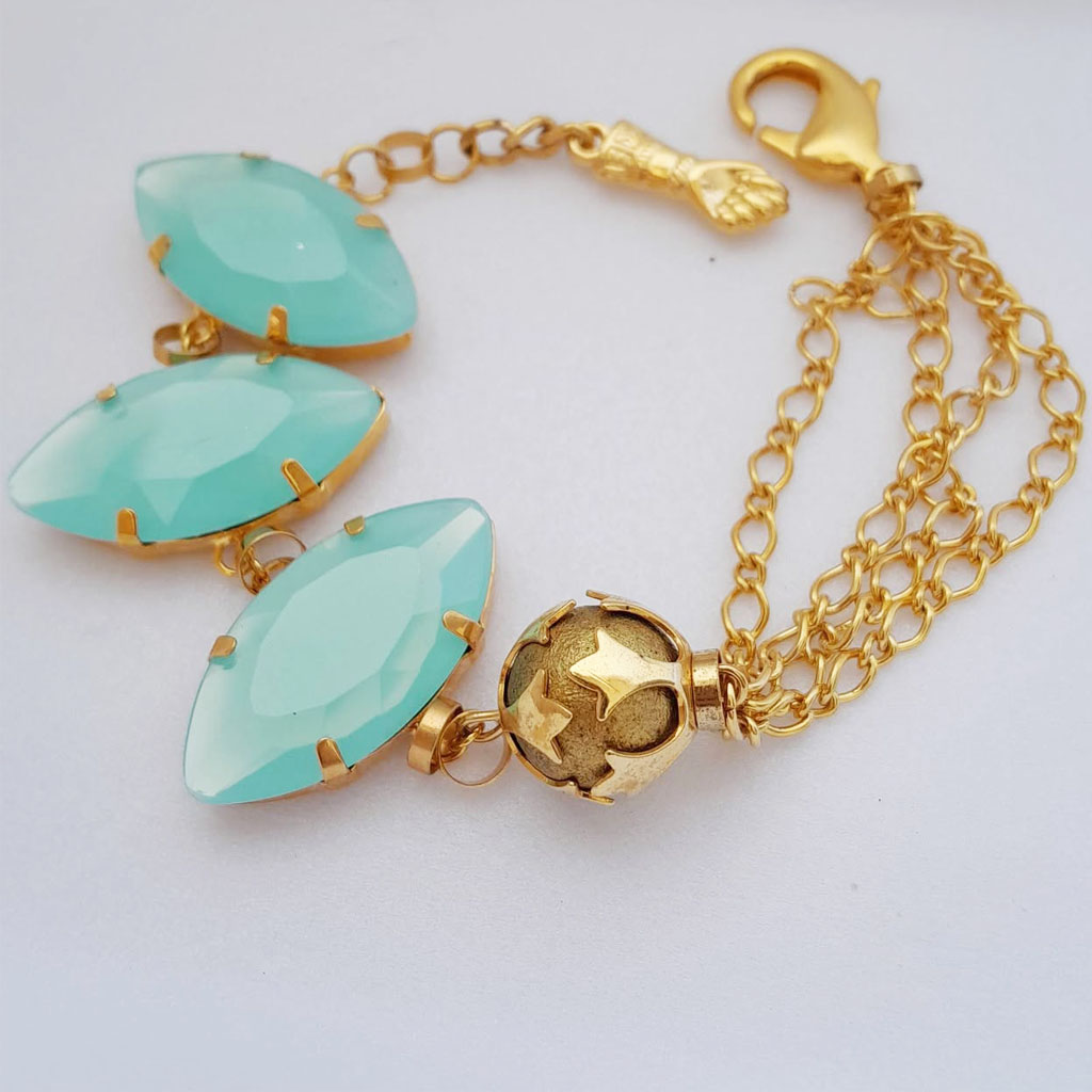 Pulseira Feminina Dourada com Chatons – Estilo e Sofisticação - Imagem 3