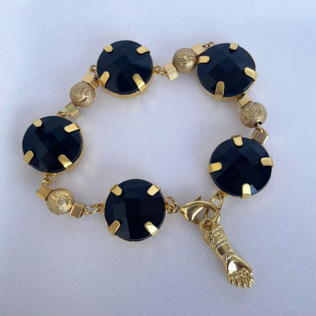 Pulseira Dourada com Chatons de Resina e Pingente Banhado