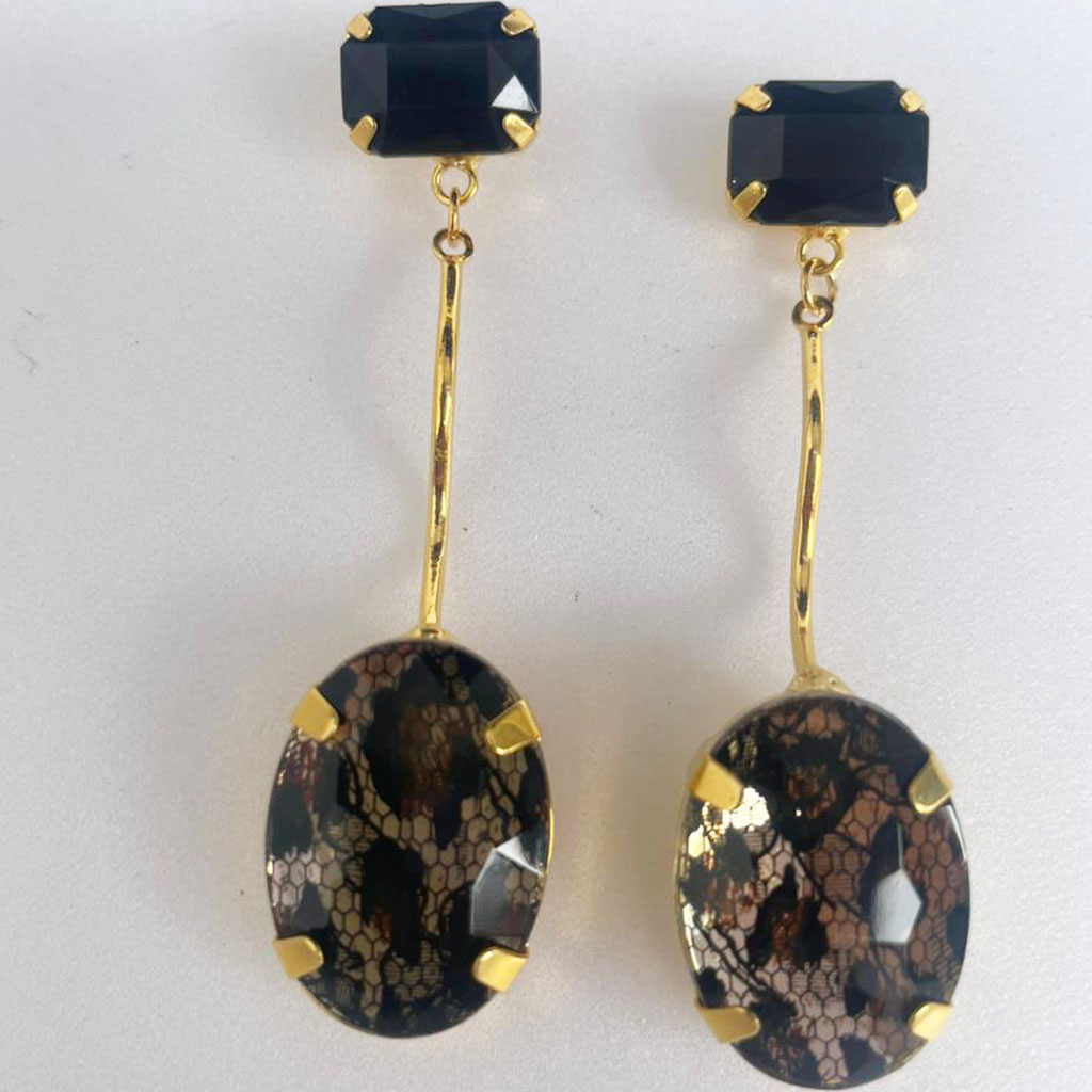 Brinco grande banhado com chatons de resina - Imagem 3