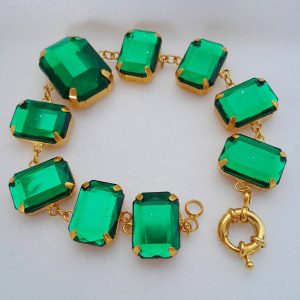 Pulseira Feminina Dourada com Chatons – Estilo e Sofisticação