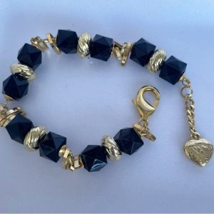 Pulseira Dourada com Bolas de resina  – Estilo e Sofisticação