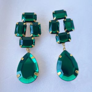 Brinco grande dourado com chatons de resina