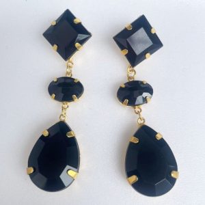 Brinco grande banhado com chatons de resina