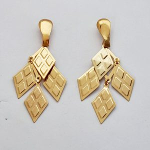 Brinco feminino grande banhado articulado