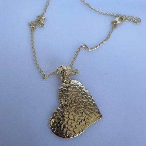 Colar Corrente Fina Banhada Coração – Elegância e Brilho