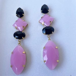 Brinco grande dourado com chatons de resina