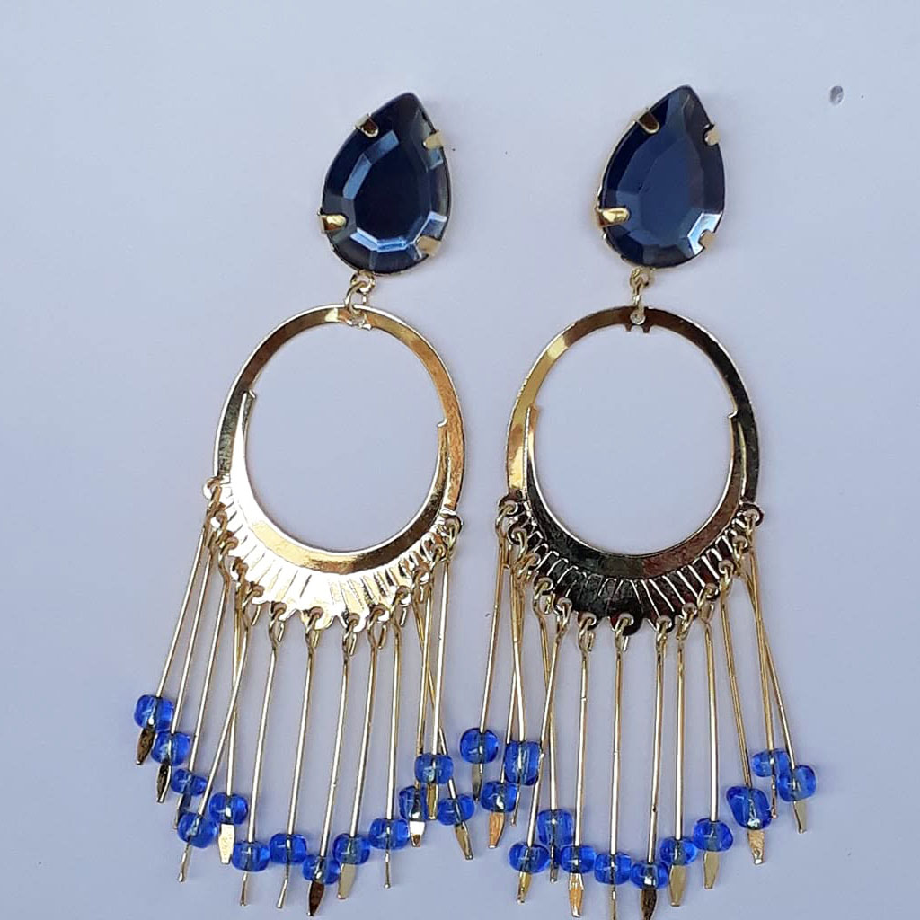 Brinco Grande Dourado com Miçangas e Pino Gota Banhado