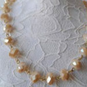Colar Feminino Banhado com Cristais – Elegância e Estilo