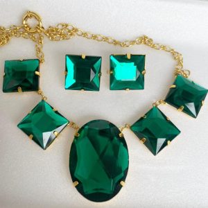 Colar Corrente Banhada com Chatons – Elegância e Brilho