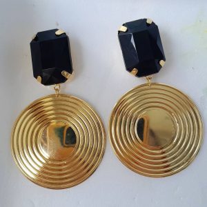Brinco grande banhado com pino octogonal preto 18 x 25