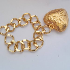 Pulseira Corrente Grossa Dourada com Pingente Grande Coração